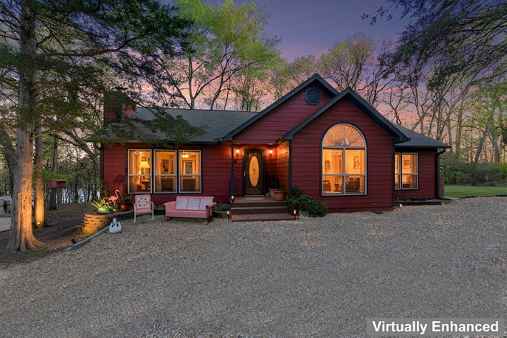 1st image of 784 Lake Rd