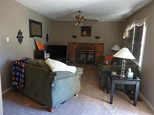 3rd image of 3013 S Hedges Ave