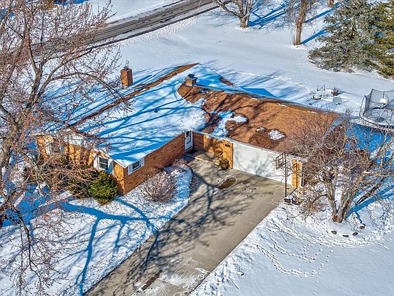 2nd image of 2718 Hilltop Dr