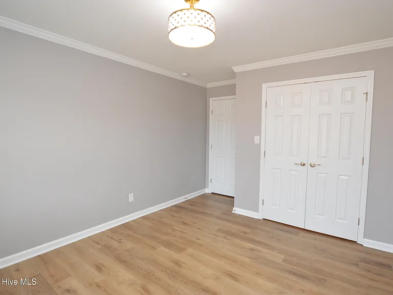 1008 Schall Pl — Photo 17