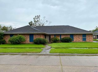 1510 Chantilly Dr, Houma, LA 70360