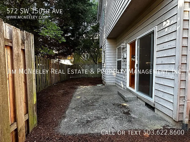 572 SW 150th Ave — Photo 35