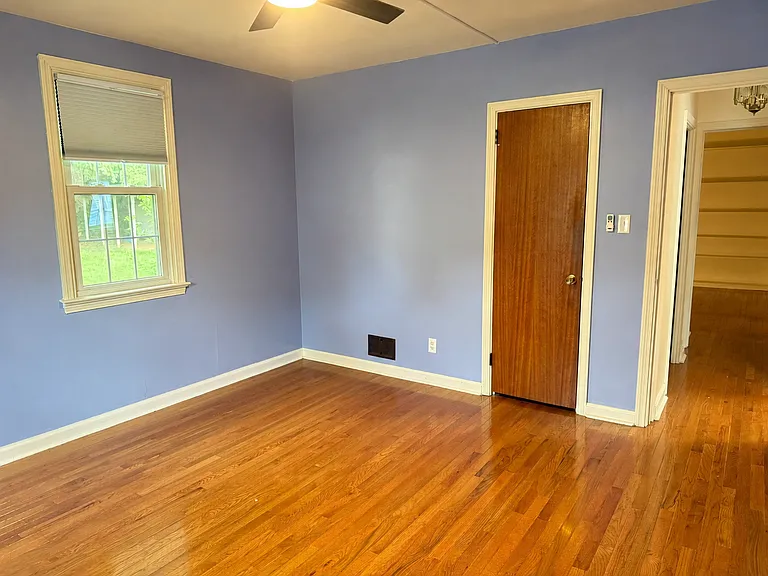 69 W Charlotte St — Photo 10