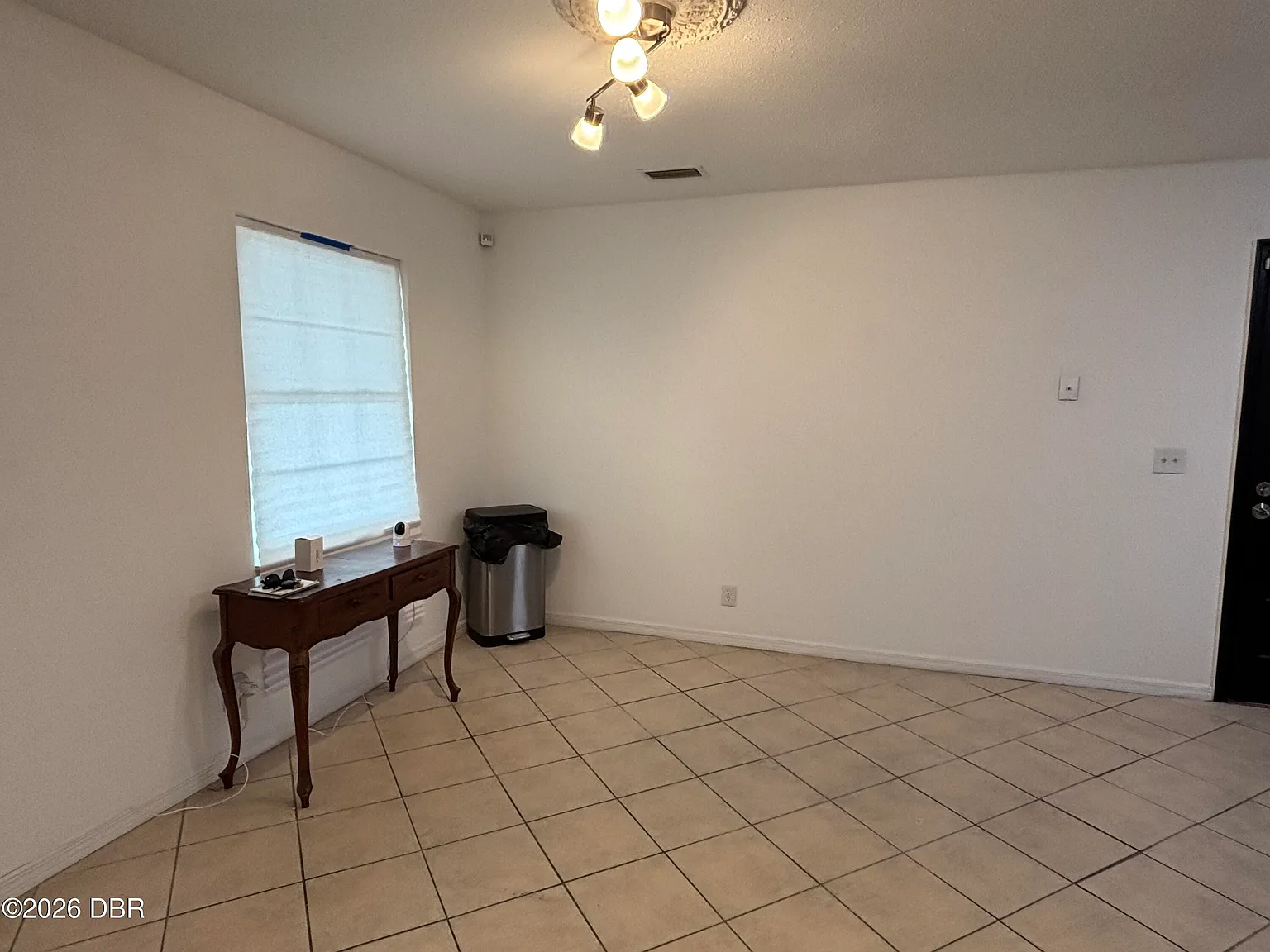 3 bed, 1.0 bath, 1100 sqft, $3,000 — Photo 4