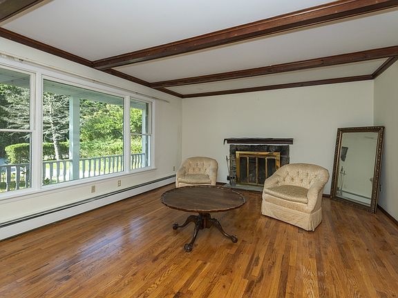 3rd image of 27 Highlands Dr