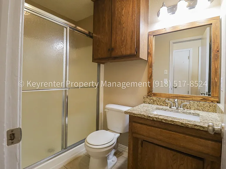 4902 S Gum Ave — Photo 61