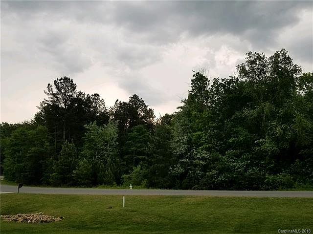 2nd image of 550 Sand Trap Dr