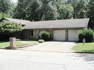 1802 Windsor Dr, Harrison, AR 72601