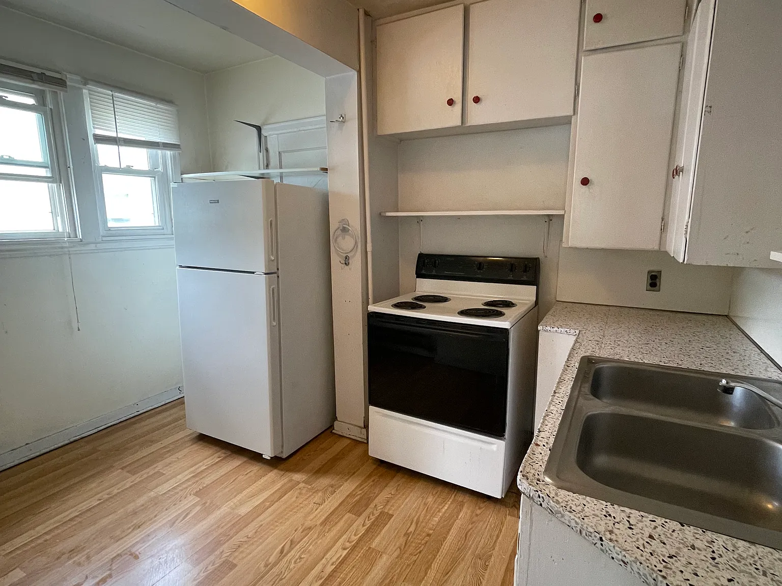 2 bed, 500 sqft, $610 — Photo 2