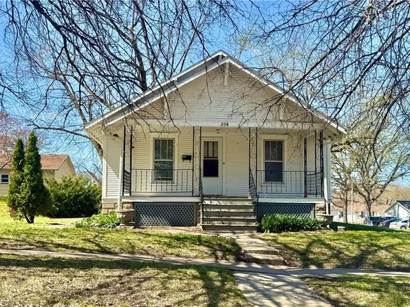 204 S Mulberry St, Maryville, MO 64468