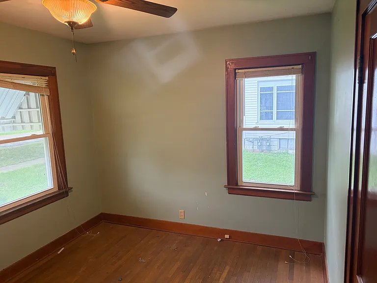 905 N Everett St — Photo 8