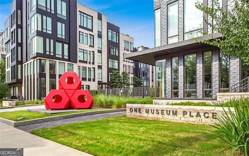 1301 Peachtree St NE Unit 4L photo 1