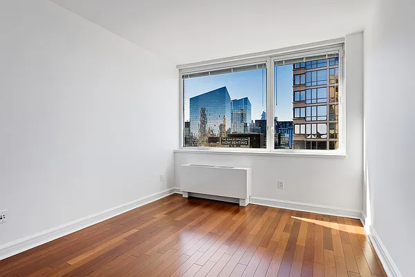 Rented by BLU Real Estate | media 29