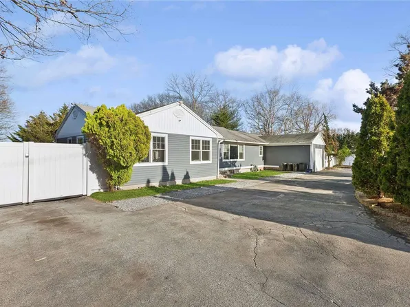 19 Hilltop Drive, Smithtown, NY 11787