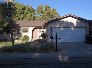 547 Lola Ln, Patterson, CA