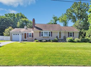 71 Green Valley Rd, Stratford, CT 06614