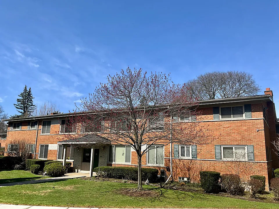 928 N Adams Rd #8