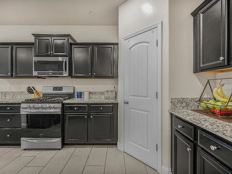 5432 W Lamona Ave — Photo 12