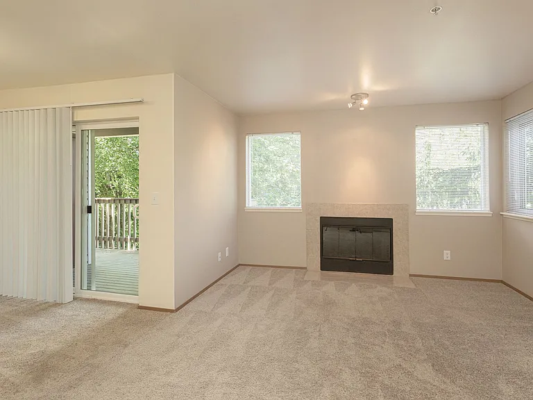Carriage House — Photo 19