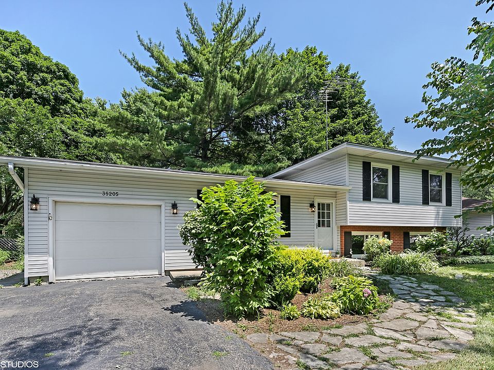 1st image of 3S205 Ironwood Dr
