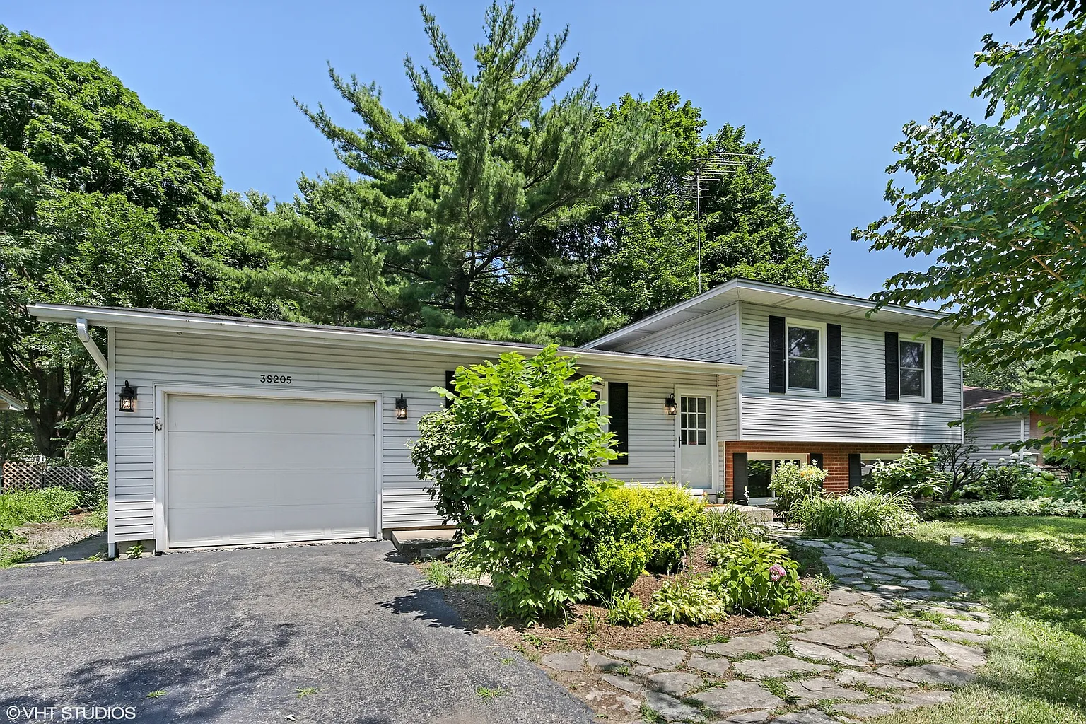 3S205 Ironwood Dr photo 1