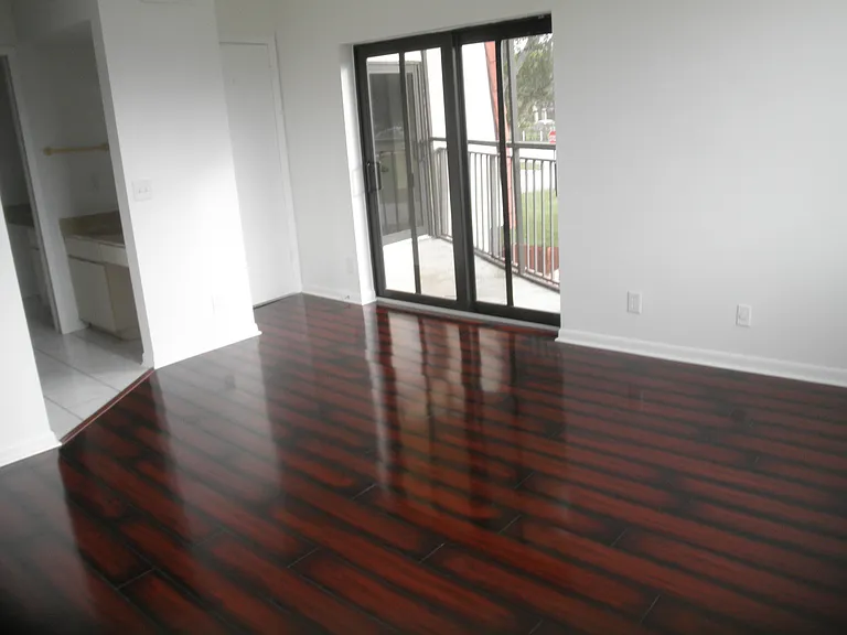 3896 Victoria Dr — Photo 8