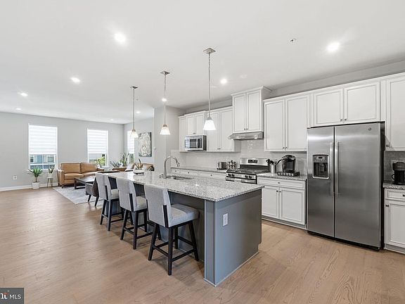 4th image of 8634 Shady Pines Dr