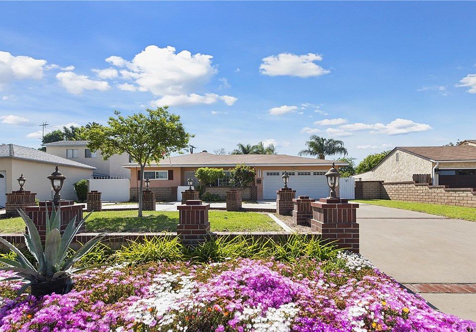 1st image of 825 Paseo Grande