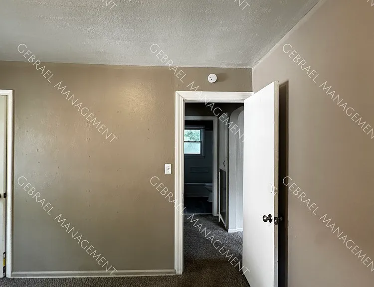 Brown St — Photo 11