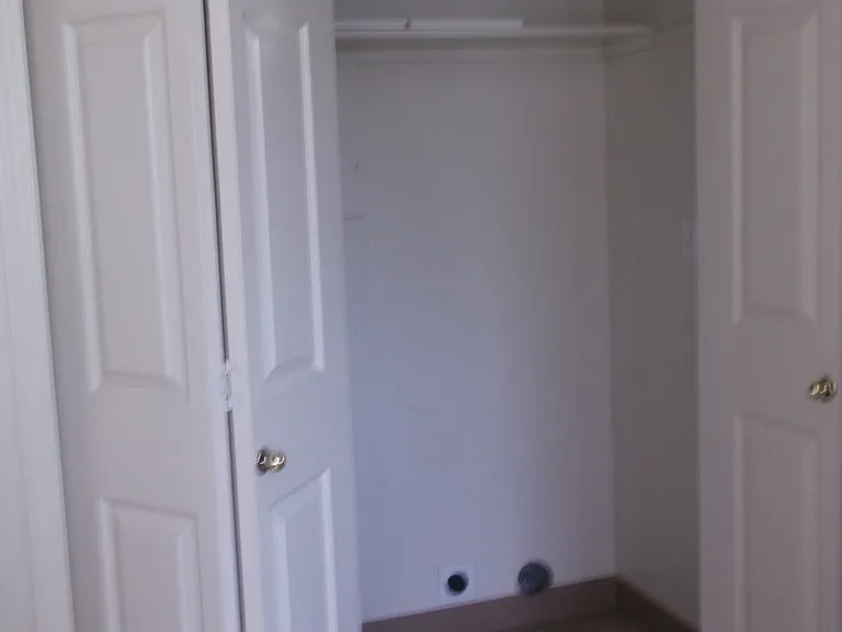 167-Triple Crown Apts — Photo 28