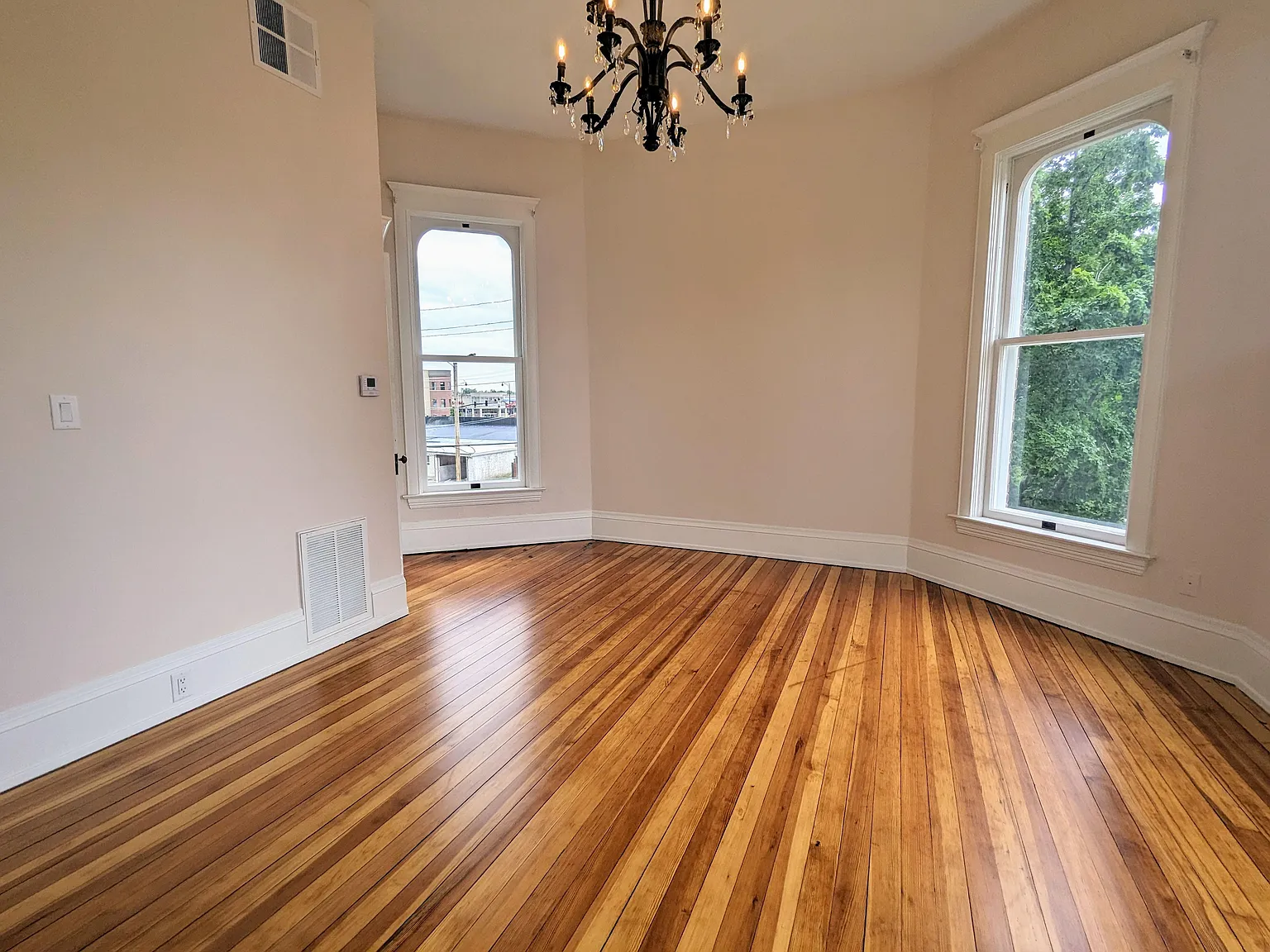 1425 8th Ave — Photo 3