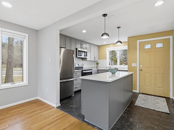 5th image of 575 Bridge Rd Unit 11-8