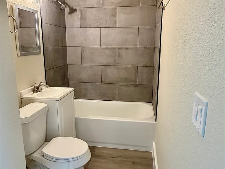 200 E Dewey Pl #8 — Photo 5