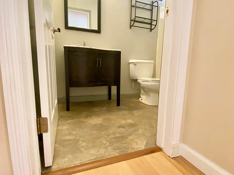 2214 Renwick Ln — Photo 18
