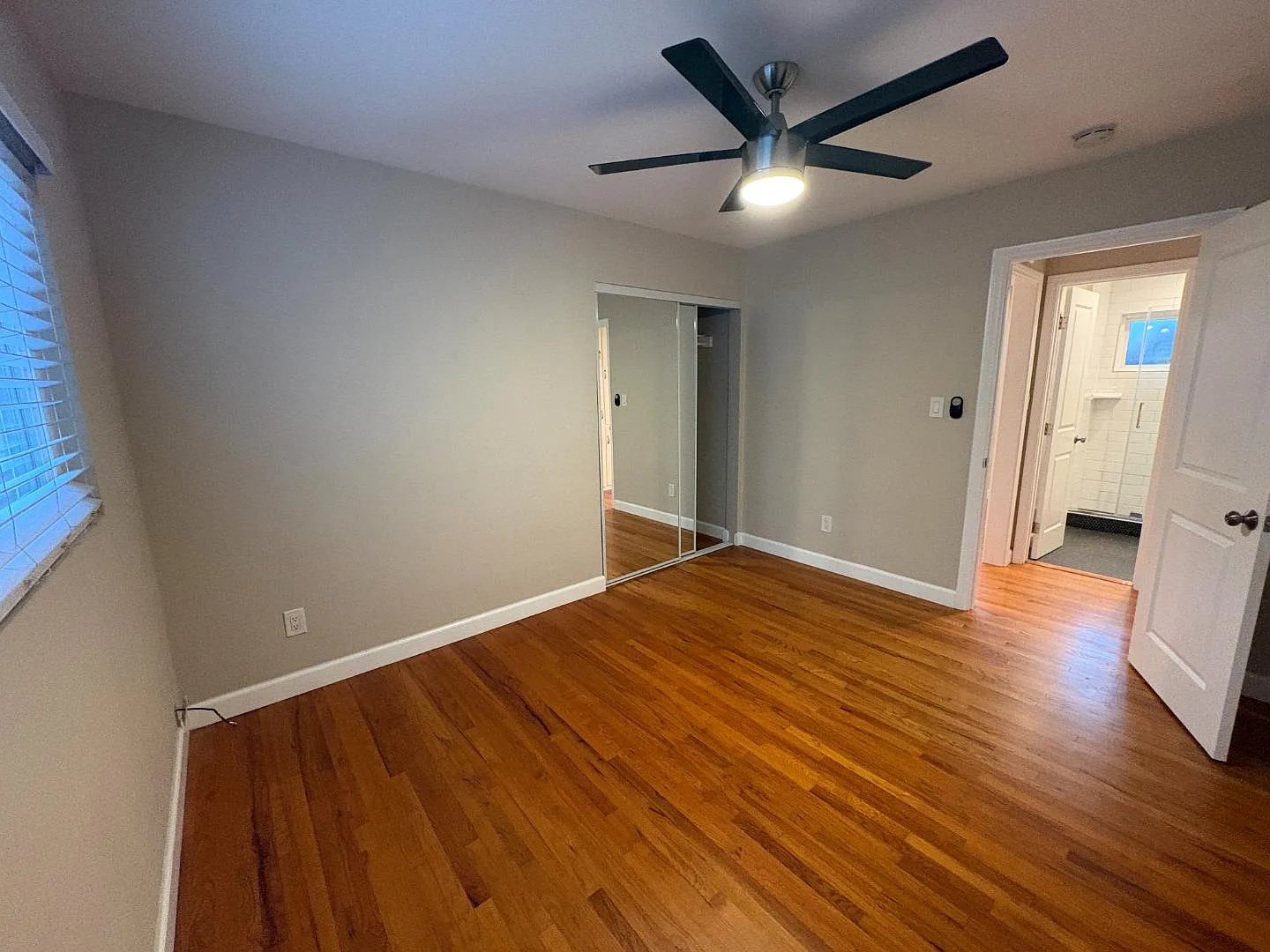 4721 Choctaw Dr - Unit F — Photo 3