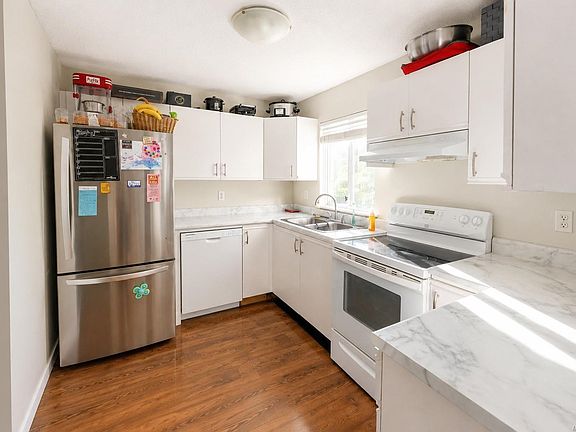 2nd image of 1908 Bowen Rd #203