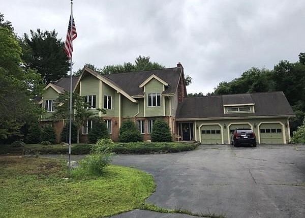 1st image of 20 Fox Hill Dr