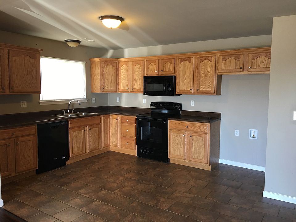 2nd image of 438 Shade Tree Ln #438