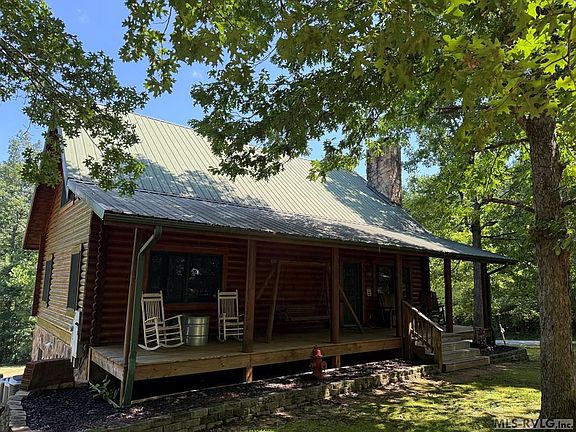 3rd image of 51 Hudson Mill Dr