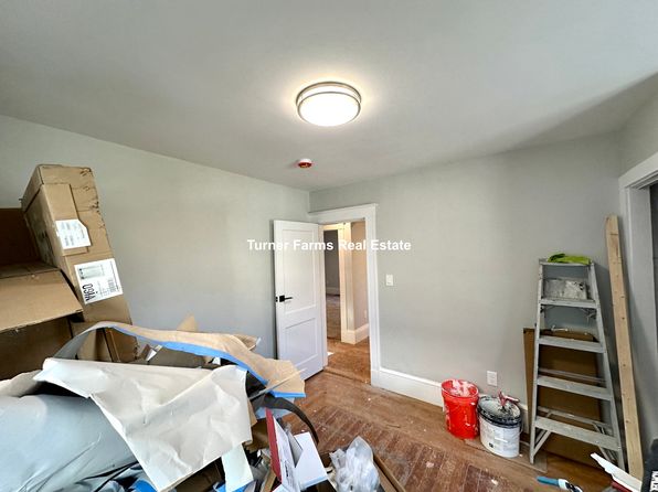 5 Dickson St #1B