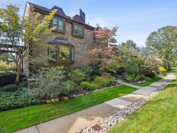 6 Amelia Ct, Madison Boro, NJ 07940