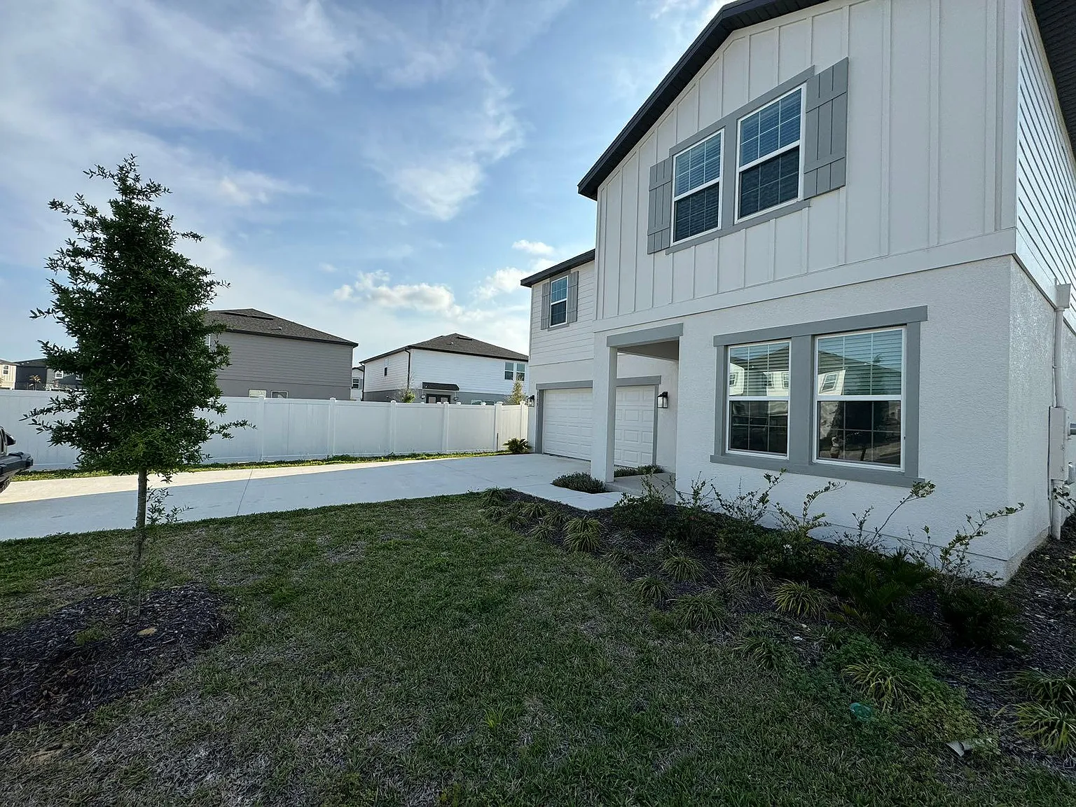 2175 Derwent Dr — Photo 3