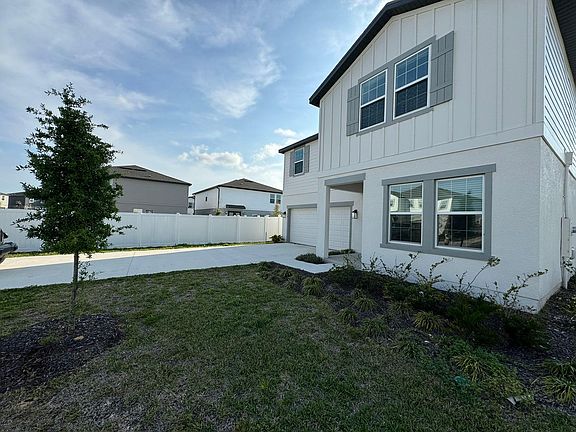 3rd image of 2175 Derwent Dr