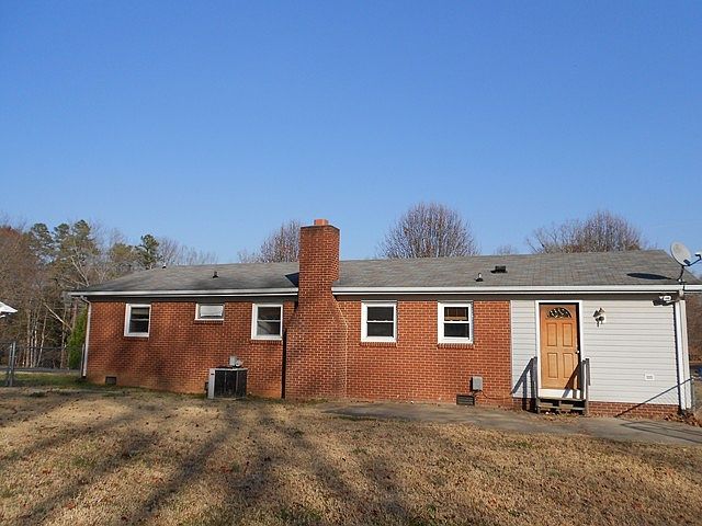 2nd image of 5481 Whiting Ave