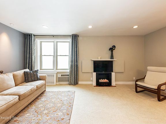 5th image of 560 W Broadway APT 5R