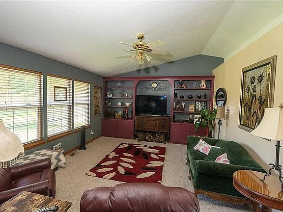 4th image of 2122 Willow Wind Ct