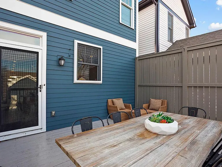 920 Caruthers Ave — Photo 32