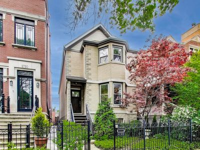 2722 N Bosworth Ave, Chicago, IL, 60614