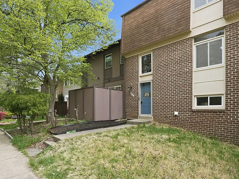 2916 Cantania Pl — Photo 17