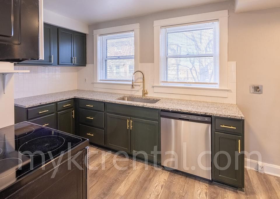 1st image of 17 S 17th St
